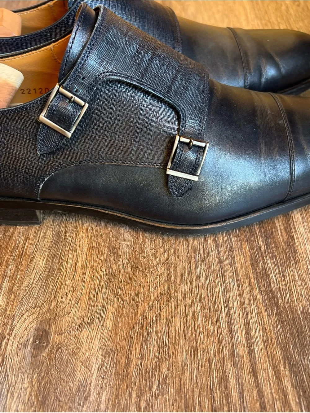 Magnanni refined navy